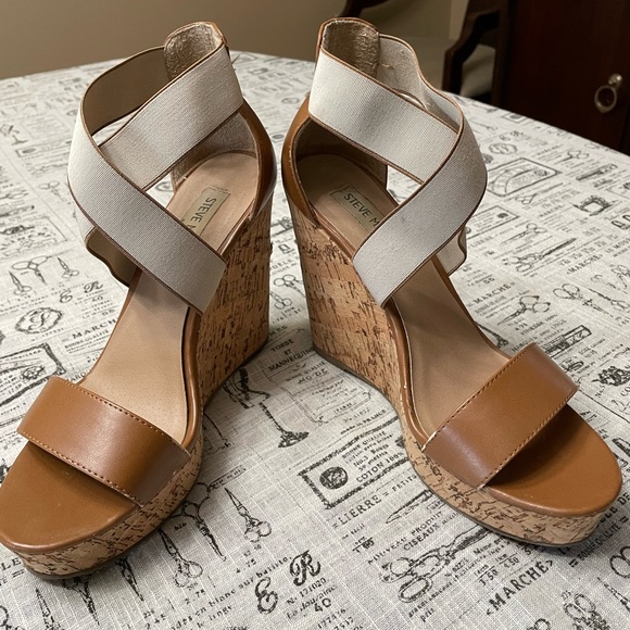 Steve Madden wedge brown heels - Picture 2 of 3